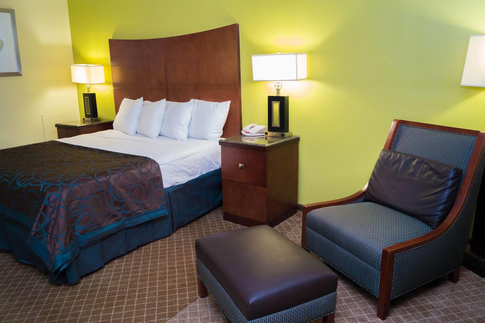Sullivan Trail Inn & Suites Pocono Lake Exterior foto