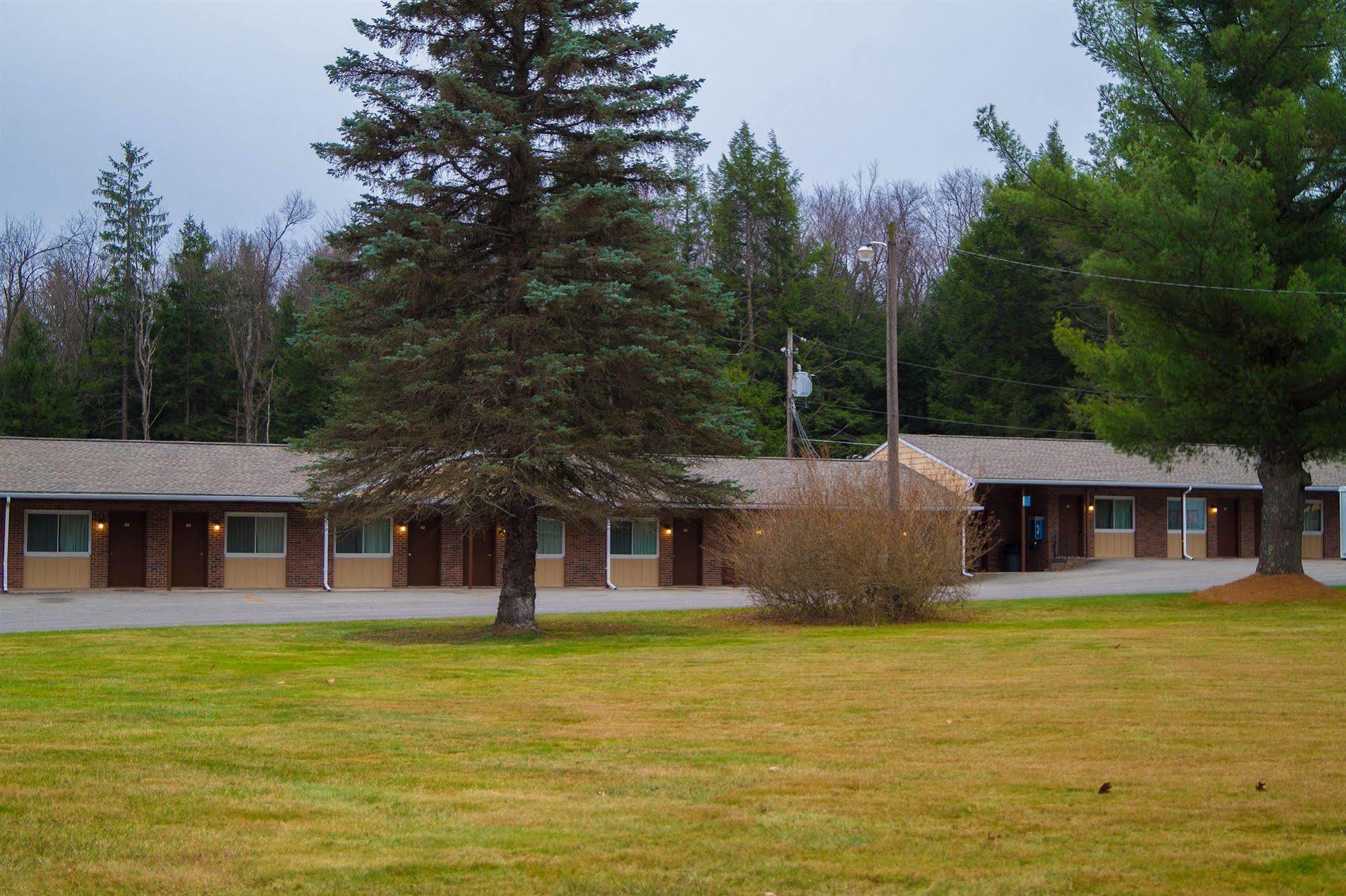 Sullivan Trail Inn & Suites Pocono Lake Exterior foto